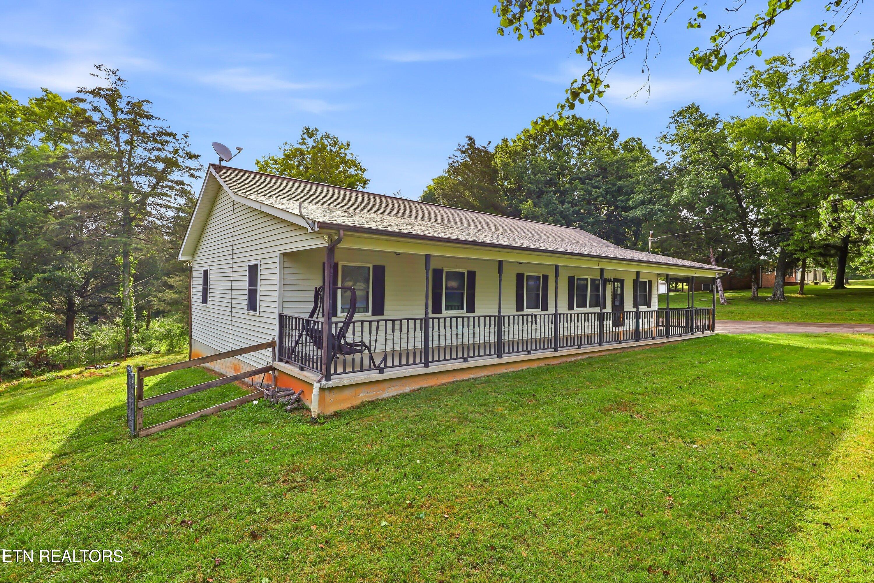 677 Bethel Road Clinton, TN 37716 - Photo 3 of 29 677 Bethel Rd-3