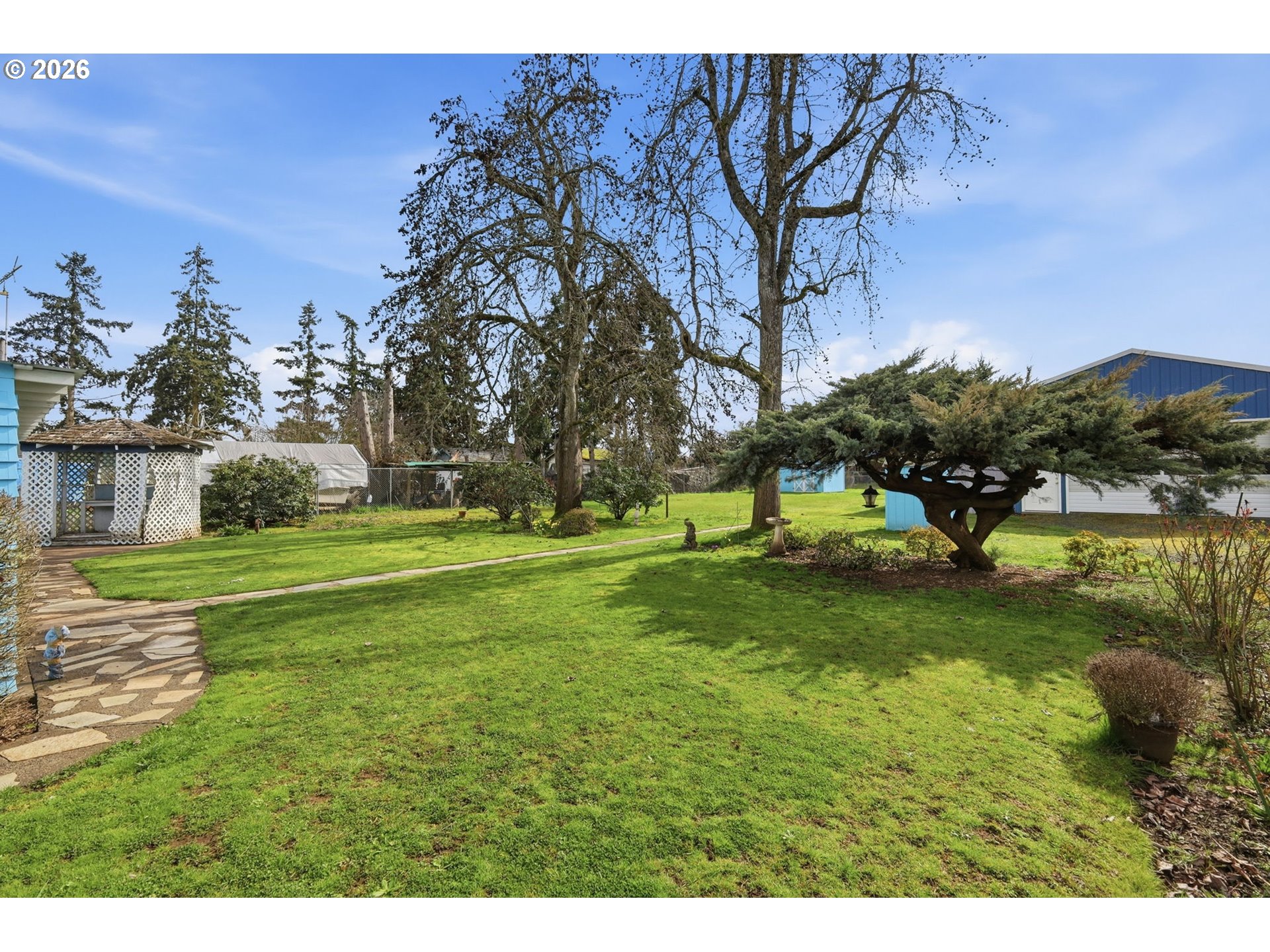 2541 Marcola Road Springfield, OR 97477 - Photo 23 of 33 a view of a garden