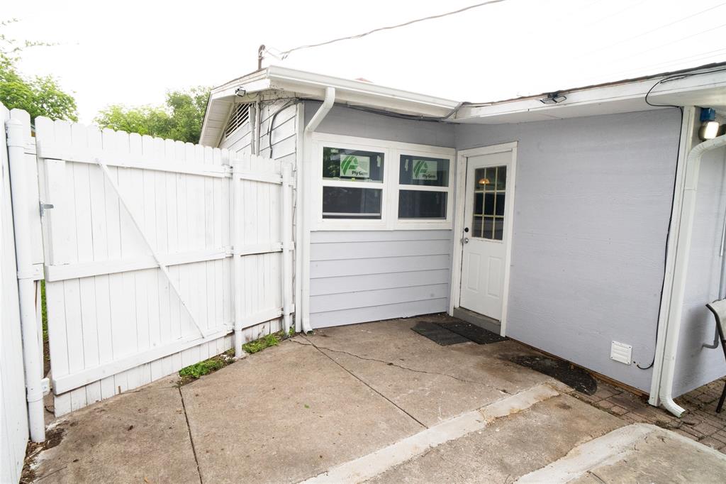 2136 Ridgeway Street Arlington, TX 76010 - Photo 24 of 32 a view of a house with backyard