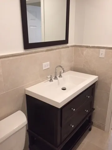 $3,100 | 622 West Briar Place, Unit G, Chicago, IL 60657