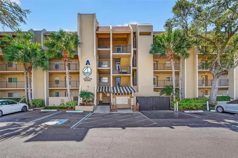 $210,000 | 90 South Highland Avenue, Unit 102, Tarpon Springs, FL 34689
