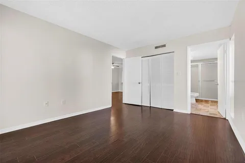 $210,000 | 90 South Highland Avenue, Unit 102, Tarpon Springs, FL 34689