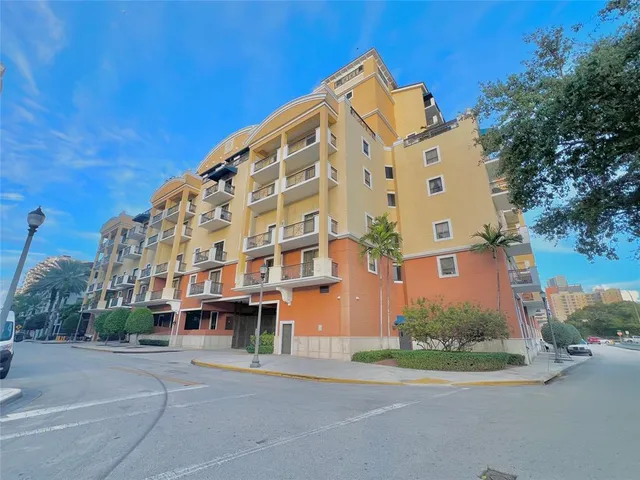 $430,000 | 8390 Southwest 72nd Avenue, Unit 520, Miami, FL 33143