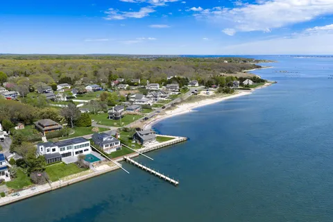 $1,799,999 | 22 Laura Lee Drive, Center Moriches, NY 11934