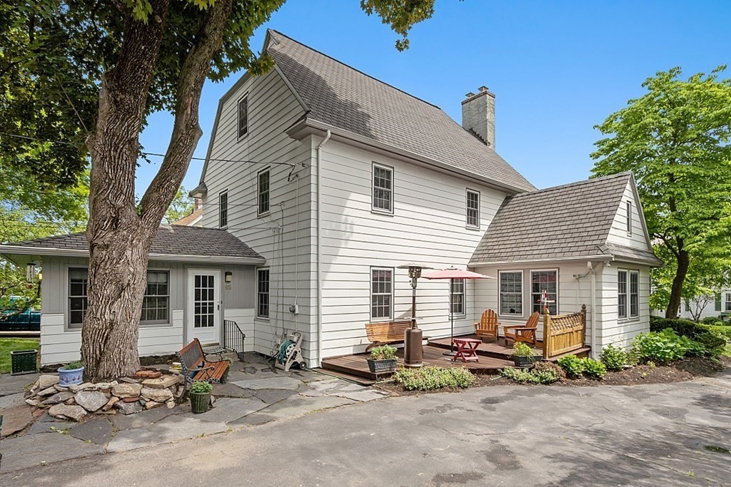 65 Commodore Road Worcester, MA 01602 - Photo 4 of 33 a view of two chairs in front of house