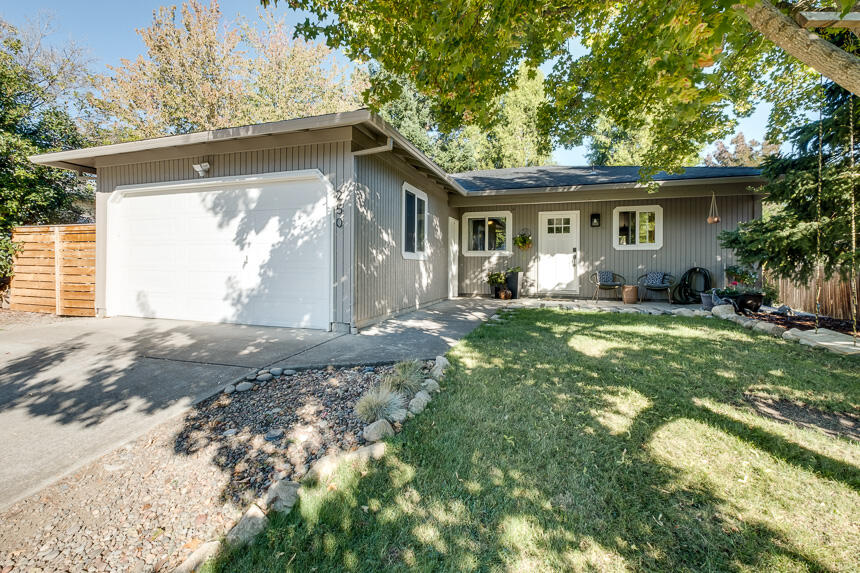 250 School House Road Talent, OR 97540 - Photo 1 of 30 250 School House Exterior-7
