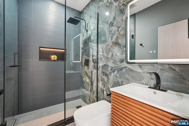 $1,988,800 | 543 Closter Dock Road, Closter, NJ 07624