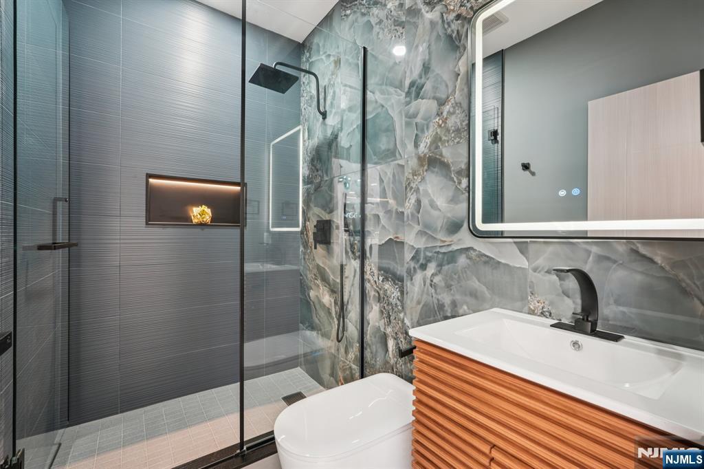 543 Closter Dock Road Closter, NJ 07624 - Photo 20 of 49