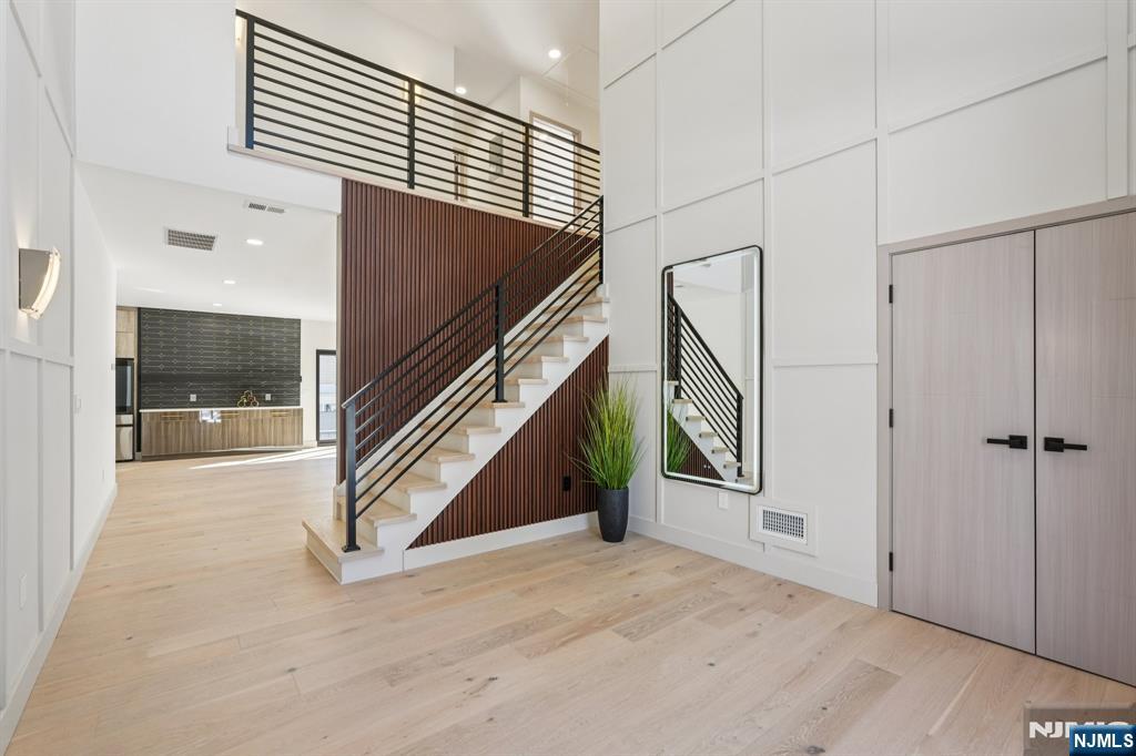 543 Closter Dock Road Closter, NJ 07624 - Photo 5 of 49