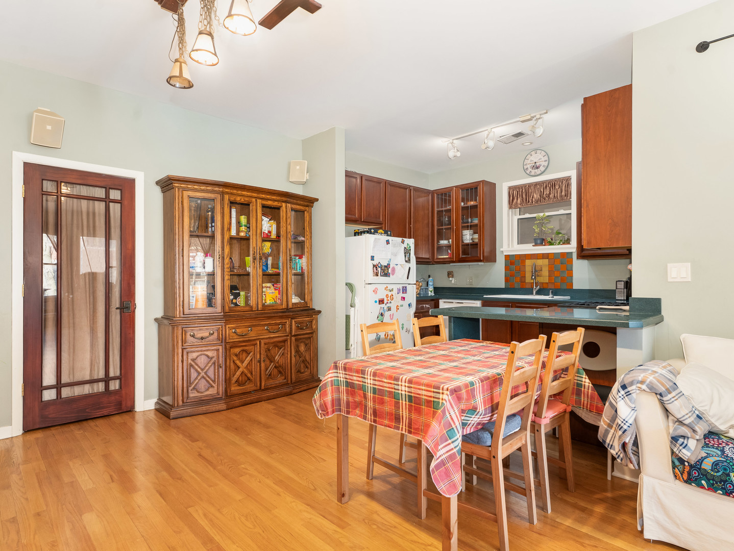 1335 West Fillmore Street, Unit B Chicago, IL 60607 - Photo 9 of 19 a dining room with furniture and window