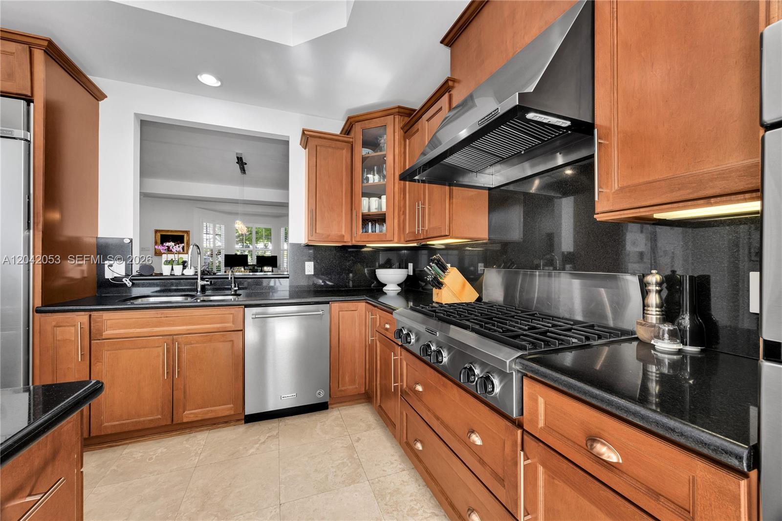 7614 Southwest 54th Avenue Miami, FL 33143 - Photo 9 of 33
