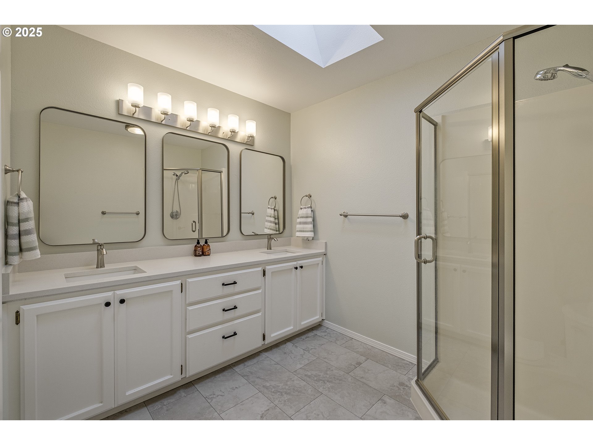 71 Kingsgate Road Lake Oswego, OR 97035 - Photo 21 of 32 Gallery Image 21