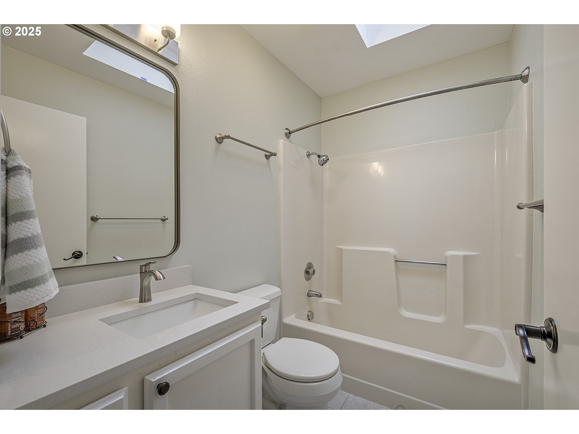 71 Kingsgate Road Lake Oswego, OR 97035 - Photo 25 of 32 Gallery Image 25