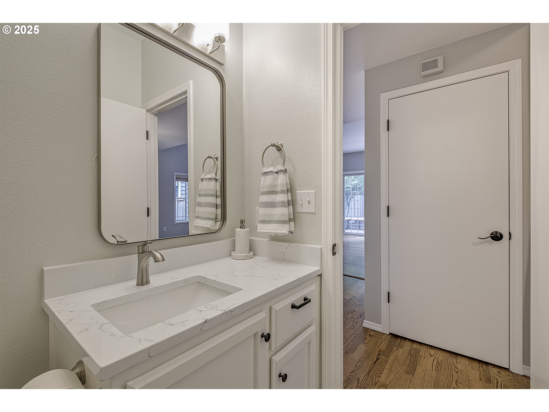 71 Kingsgate Road Lake Oswego, OR 97035 - Photo 10 of 32 Gallery Image 10