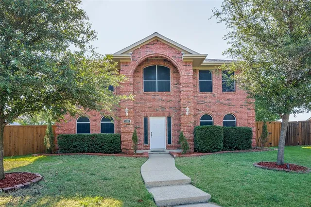 $2,800 | 8305 Camden Court, Rowlett, TX 75089