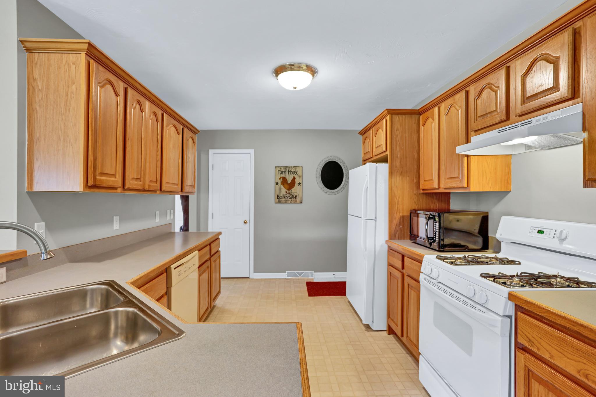 2249 Stoverstown Road Spring Grove, PA 17362 - Photo 13 of 53