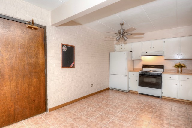 214 East Bailey Road, Unit E Naperville, IL 60565 - Photo 3 of 20