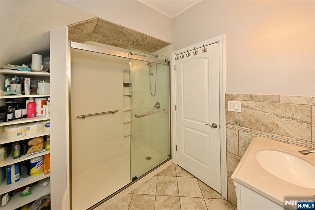 53 Barbour Street Haledon, NJ 07508 - Photo 18 of 24