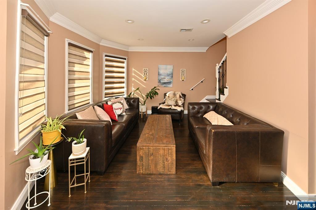 53 Barbour Street Haledon, NJ 07508 - Photo 5 of 24