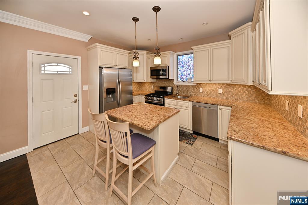 53 Barbour Street Haledon, NJ 07508 - Photo 7 of 24