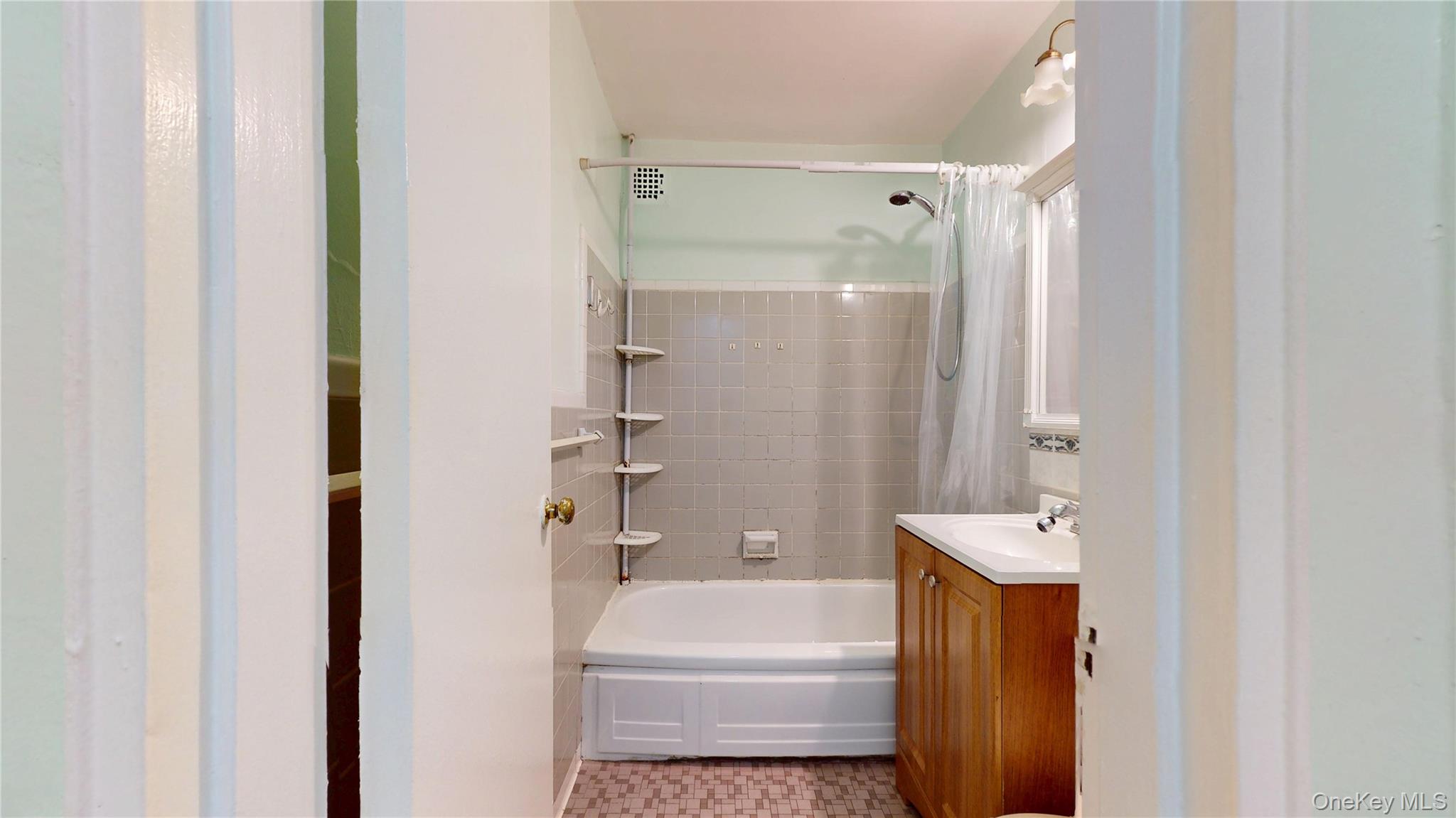 99-10 60th Avenue, Unit 2L Queens, NY 11368 - Photo 15 of 23