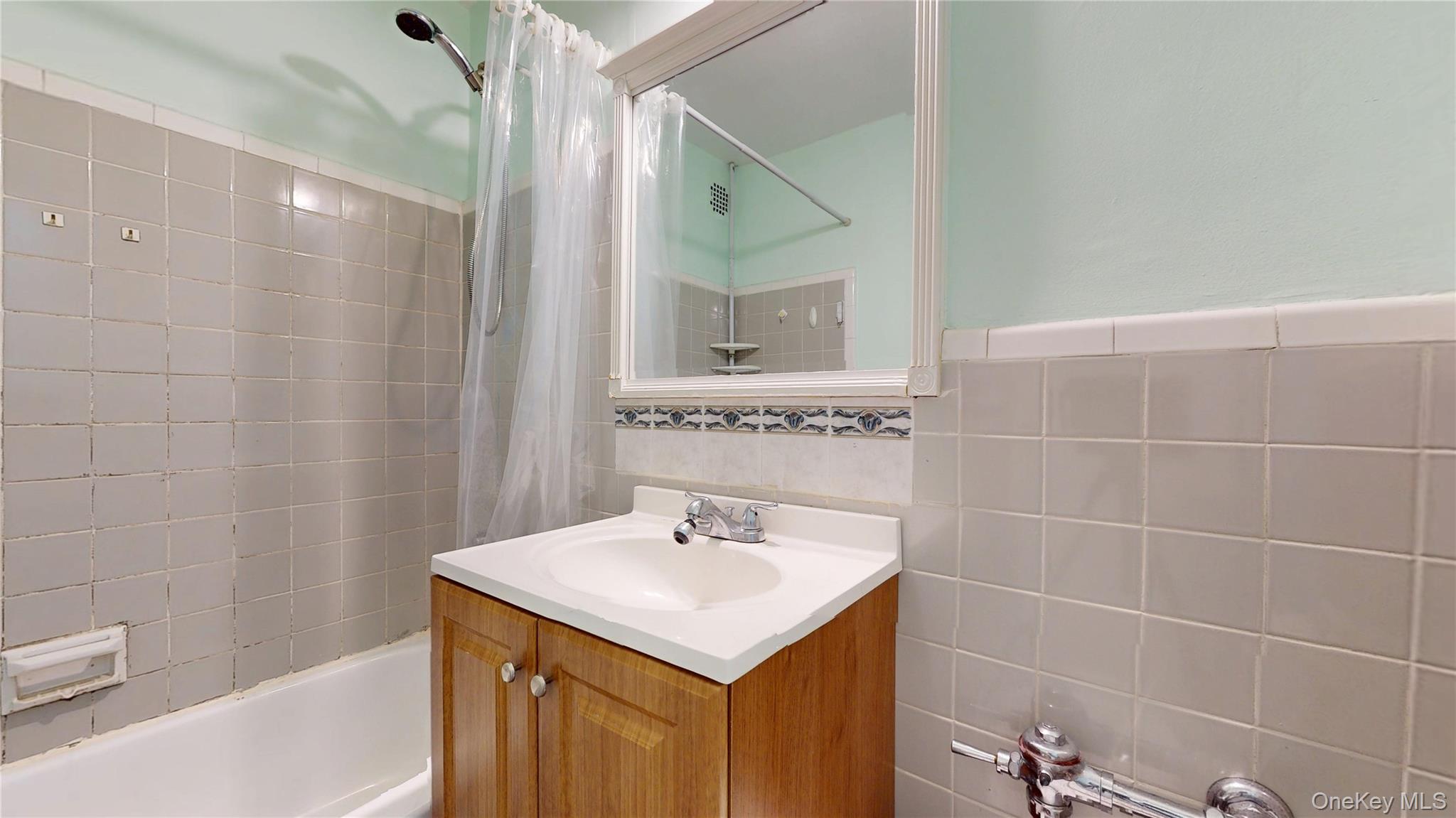 99-10 60th Avenue, Unit 2L Queens, NY 11368 - Photo 16 of 23