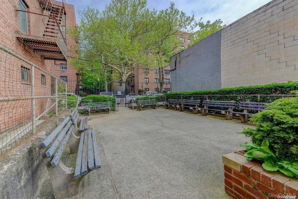 99-10 60th Avenue, Unit 2L Queens, NY 11368 - Photo 19 of 23