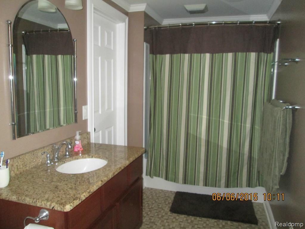 2856 Riverside Drive Port Huron, MI 48060 - Photo 16 of 25 IMG_1515.jpg