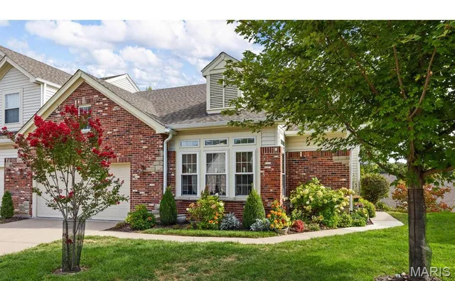 $549,900 | 831 Stone Meadow Drive, Chesterfield, MO 63005