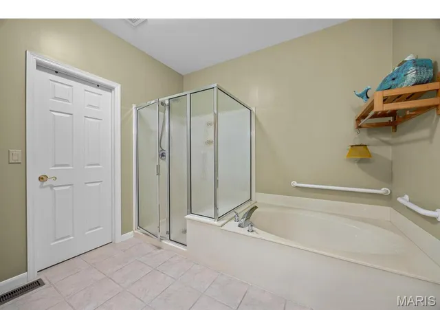 $549,900 | 831 Stone Meadow Drive, Chesterfield, MO 63005