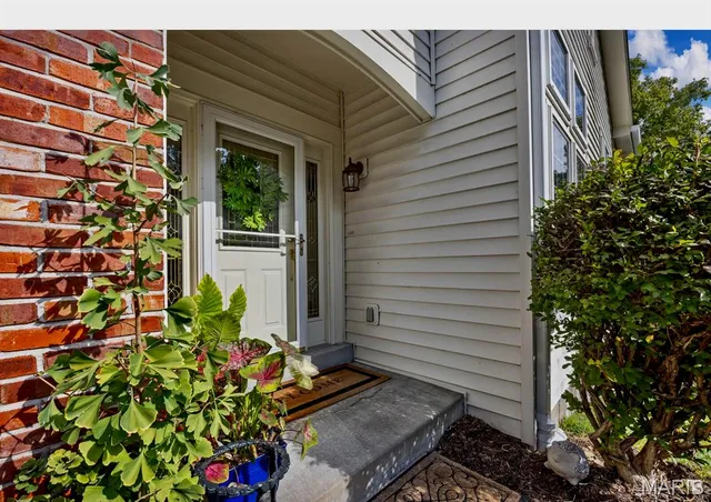 $549,900 | 831 Stone Meadow Drive, Chesterfield, MO 63005