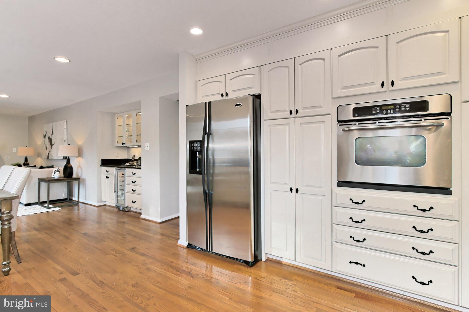 12567 Rock Ridge Road Herndon, VA 20170 - Photo 13 of 50 Custom Built in Wall of Cabinets + Wall Oven