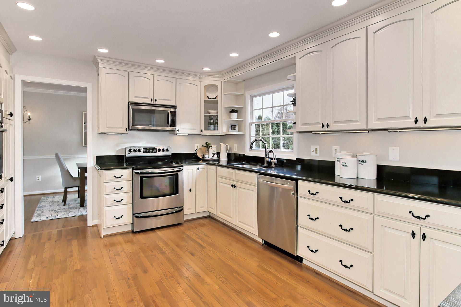 12567 Rock Ridge Road Herndon, VA 20170 - Photo 15 of 50 Tons of Recessed Lighting + Under Cabinet Lighting