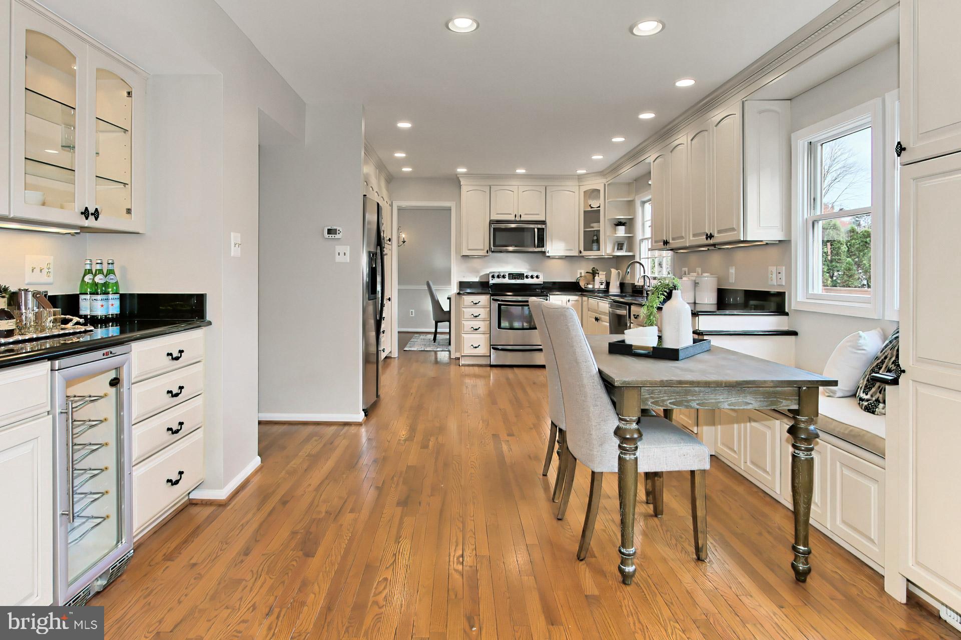 12567 Rock Ridge Road Herndon, VA 20170 - Photo 17 of 50 Spacious and Filled w Tons of Natural Light