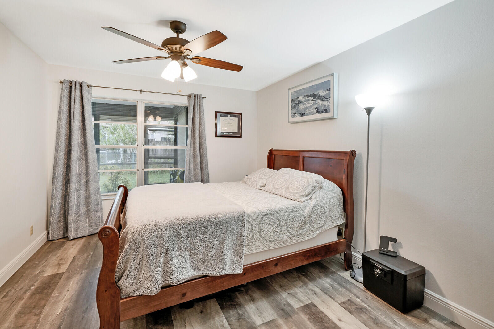 113 Pinewood Court Jupiter, FL 33458 - Photo 16 of 26 Primary Bedroom