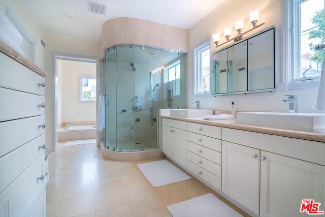 321 South Canon Drive Beverly Hills, CA 90212 - Photo 13 of 16