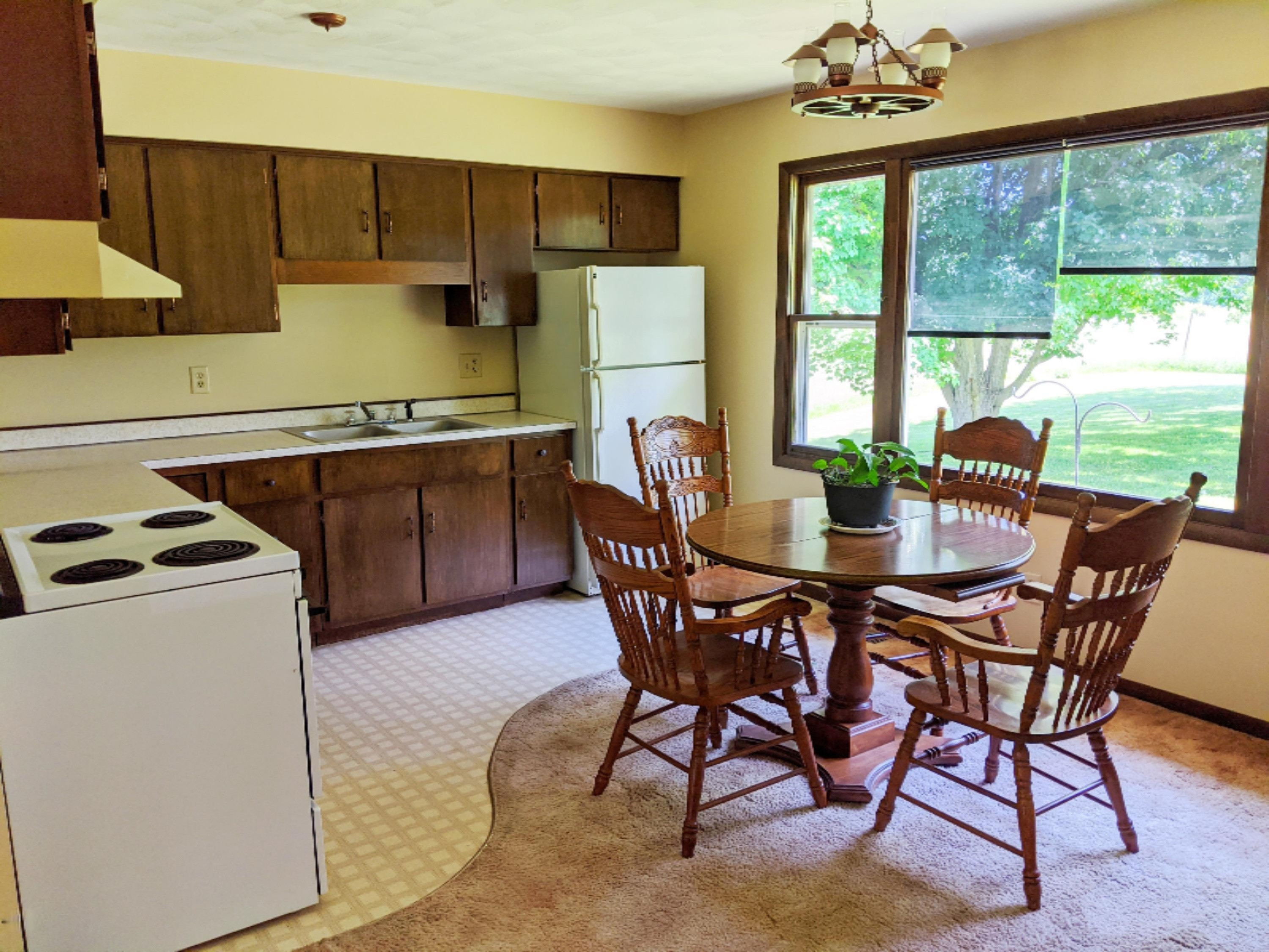 3701 Curtis Road Nashville, MI 49073 - Photo 5 of 31 Kitchen & Dining Area