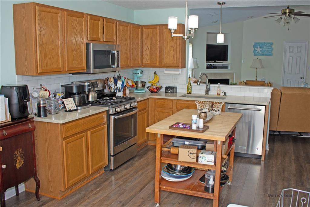 1034 Pine Ridge Way Brownsburg, IN 46112 - Photo 5 of 36