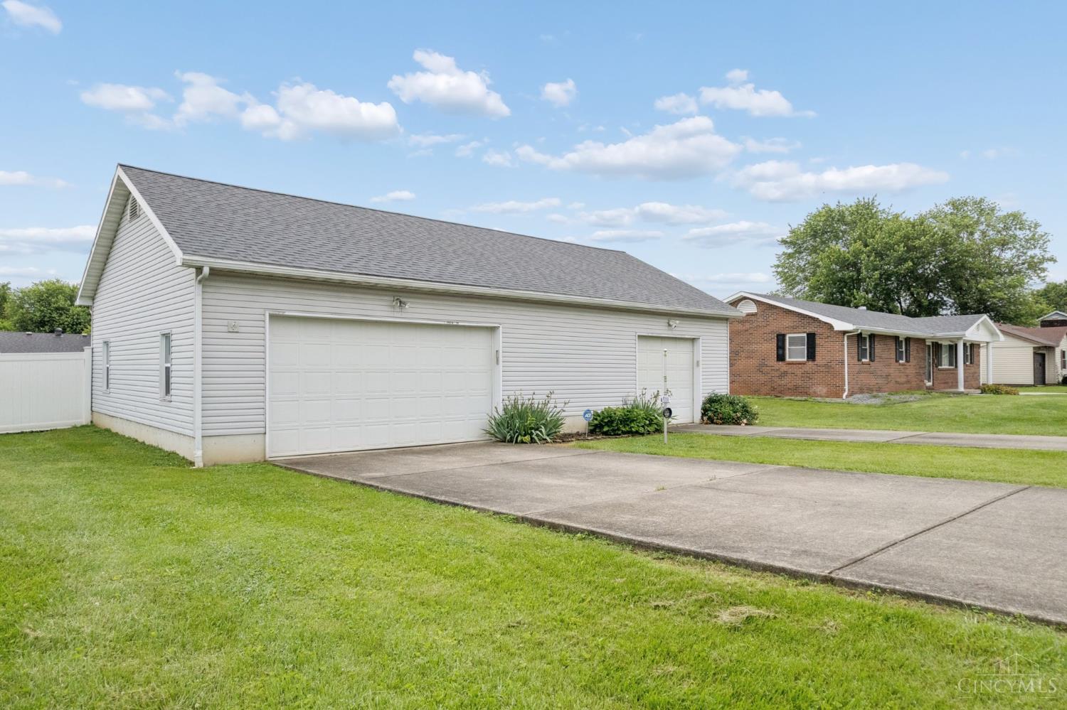 1905 Stivers Road Aberdeen, OH 45101 - Photo 6 of 39