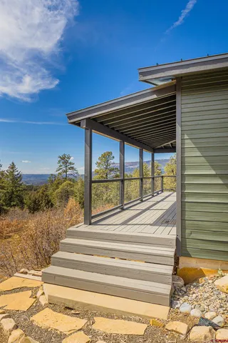 a view of a pathway of a house