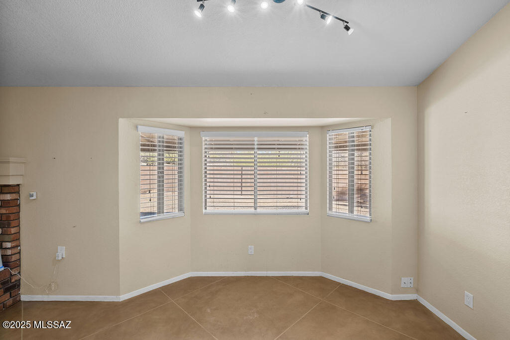 4519 South Chatam Ridge Tucson, AZ 85730 - Photo 12 of 43
