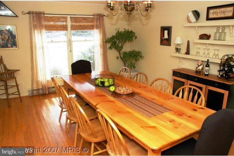 6696 Riley Road Warrenton, VA 20187 - Photo 2 of 8 Dining Room