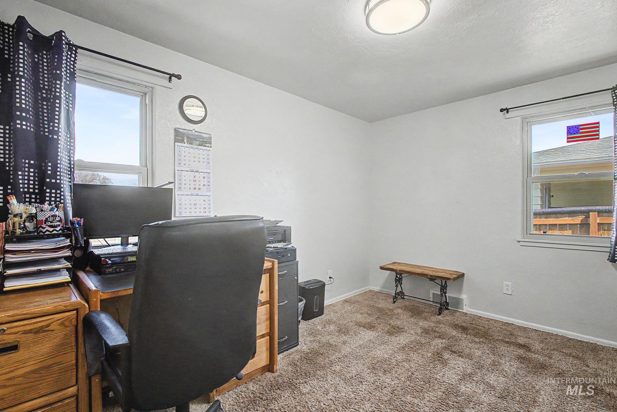 809 Bryden Avenue Lewiston, ID 83501 - Photo 19 of 42 Carpeted office featuring healthy amount of natural light