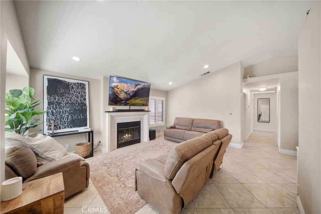 37752 Cresta Del Reyo Murrieta, CA 92563 - Photo 13 of 51