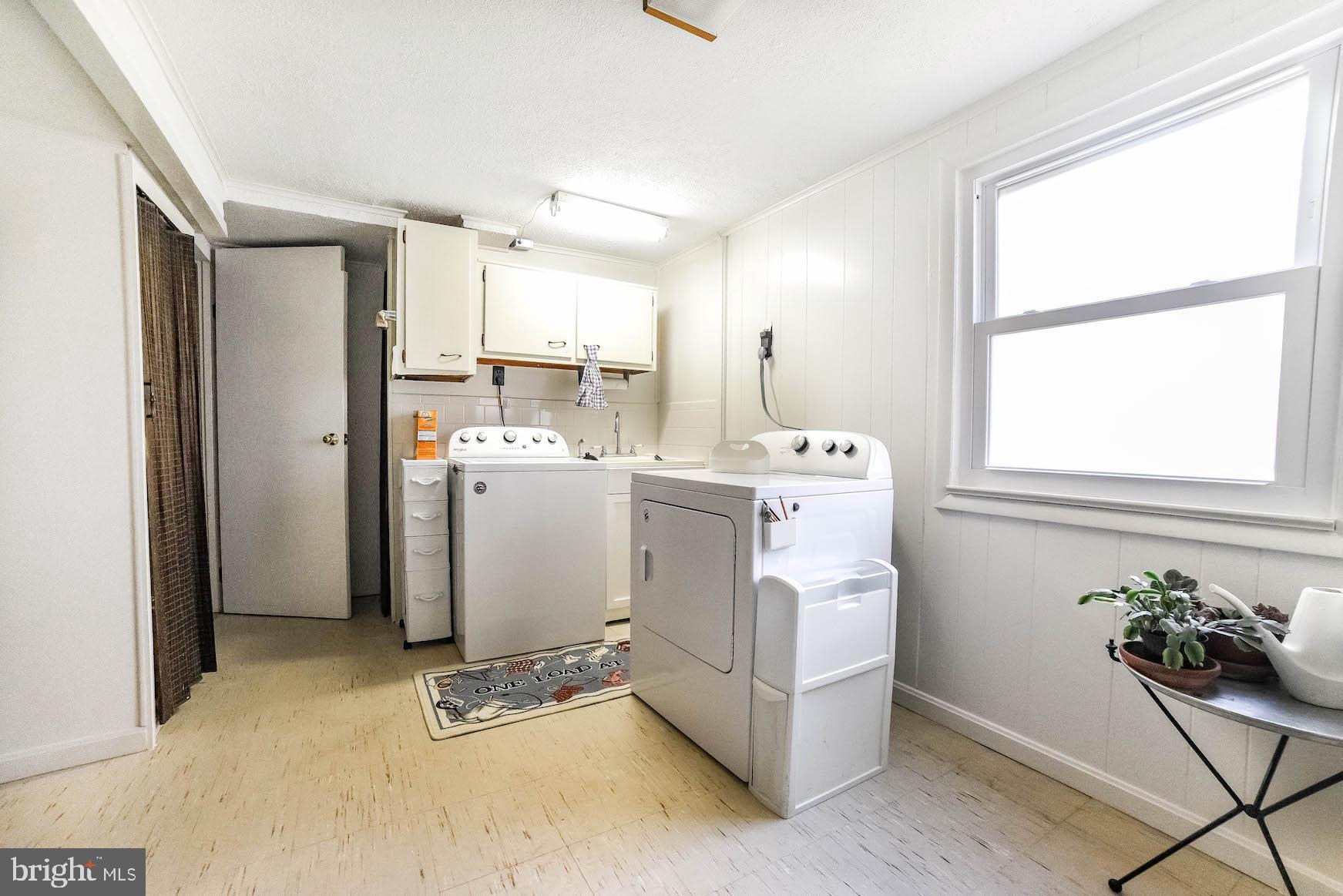 2805 Kingsway Road Fort Washington, MD 20744 - Photo 33 of 45 Laundry Room