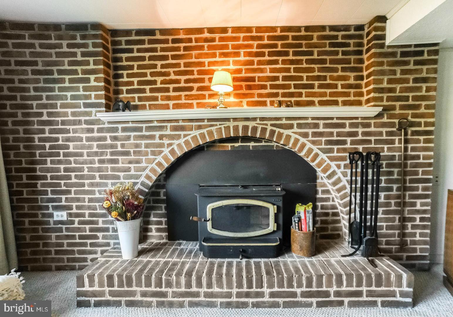 2805 Kingsway Road Fort Washington, MD 20744 - Photo 7 of 45 Fireplace