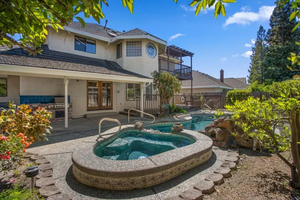 $899,900 | 891 Shore Breeze Drive, Sacramento, CA 95831