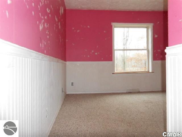 1008 South Coleman Road Shepherd, MI 48883 - Photo 4 of 10 1768205-3.JPG