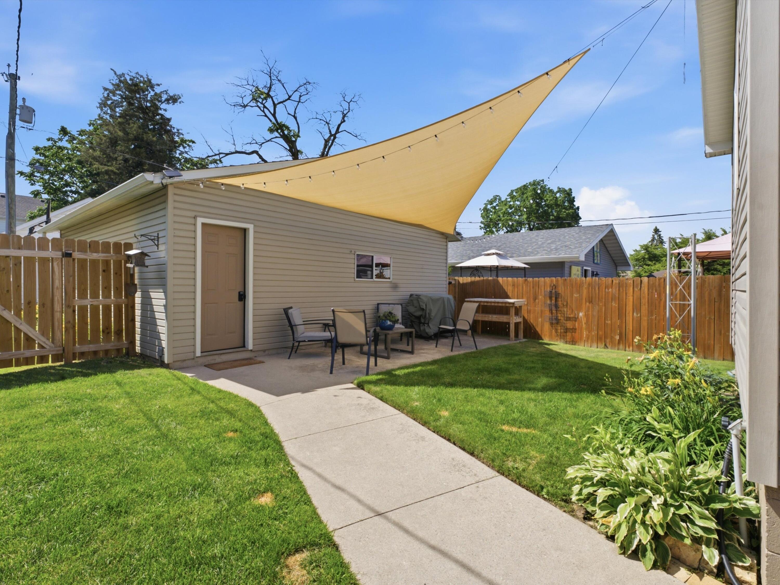 920 North 6th Street Manitowoc, WI 54220 - Photo 2 of 26 Patio off garage