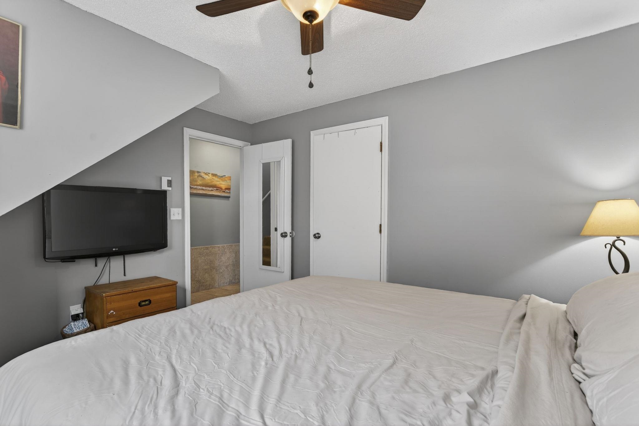 897 Mammoth Road, Unit 3 Manchester, NH 03104 - Photo 15 of 25